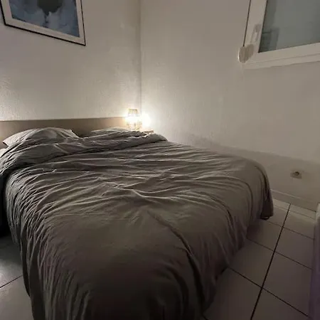 Petit Avec Vue Sur La