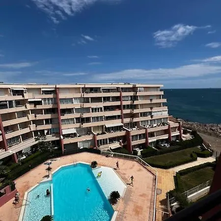Petit Avec Vue Sur La Apartment *